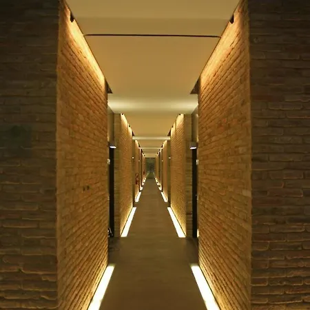 Western 4*