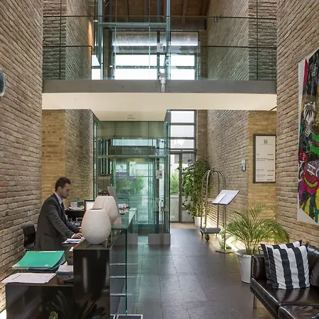 Western Hotell 4*