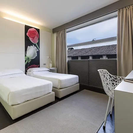 Western Hotell 4*