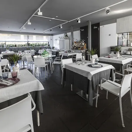 Western Hotell 4*