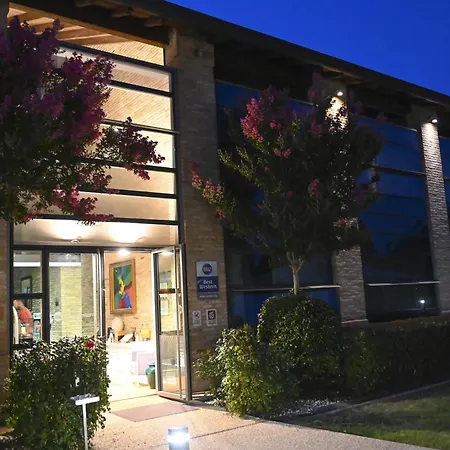 Western Hotel 4*