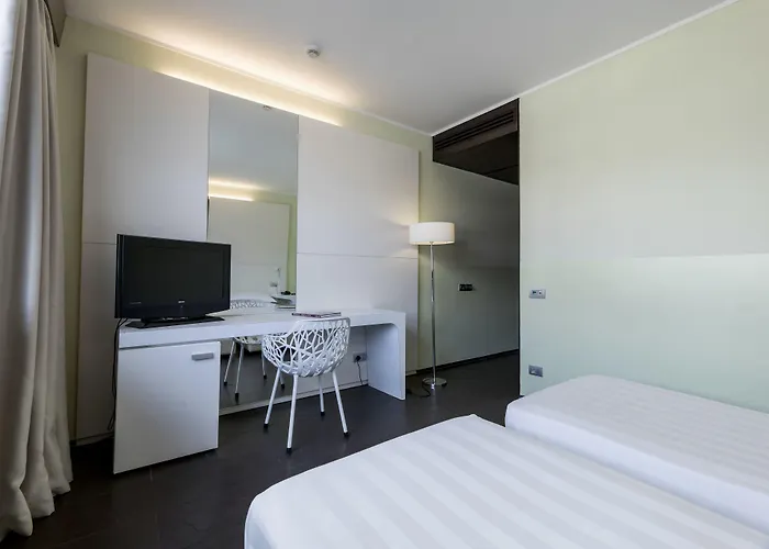 Western Hotell 4*